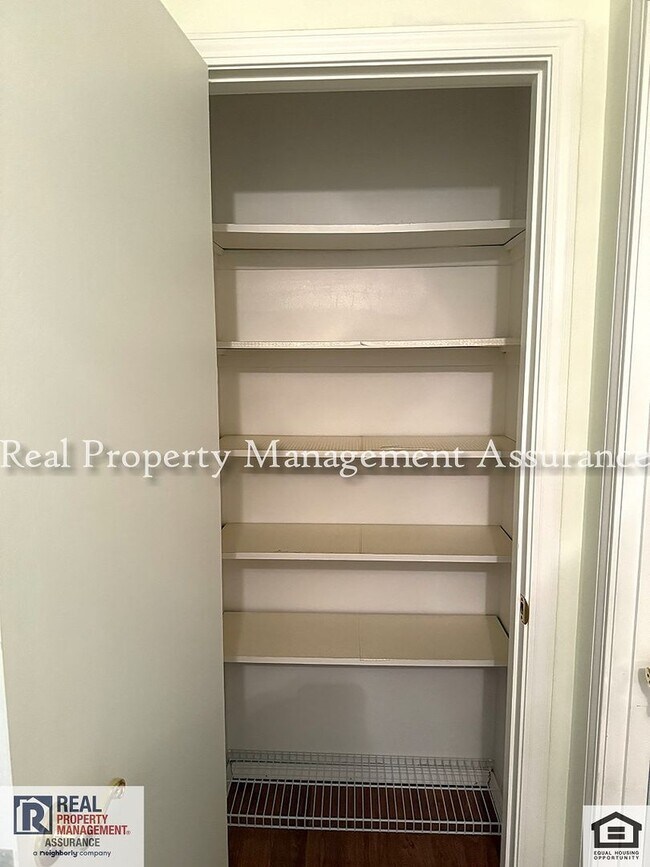 Building Photo - 3260 Arbor Dr