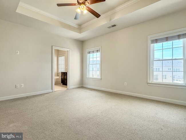 Building Photo - 42365 Pine Forest Dr