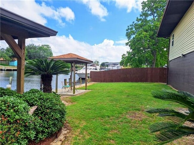 Building Photo - Waterfront Condo