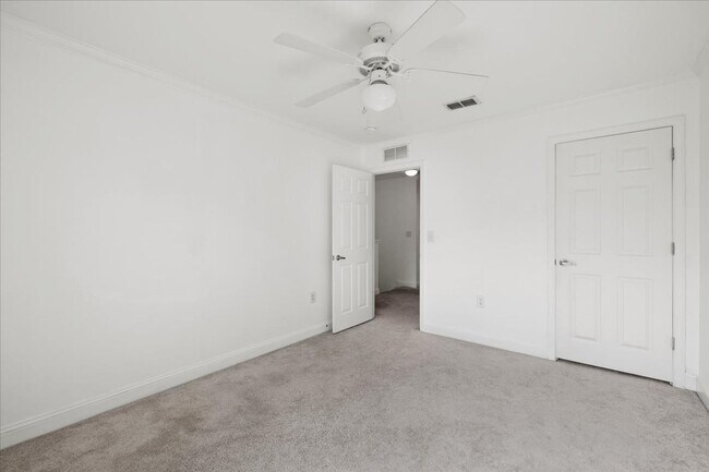 Building Photo - 606 Wingspan Way