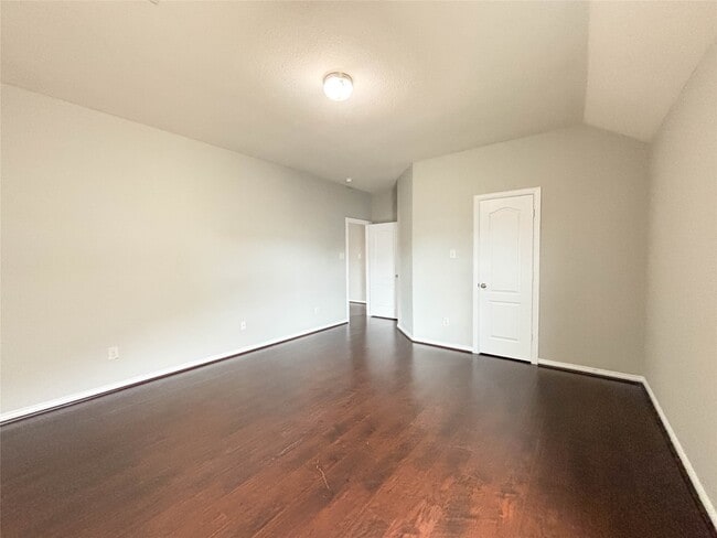 Building Photo - 1323 Maple Ace Dr
