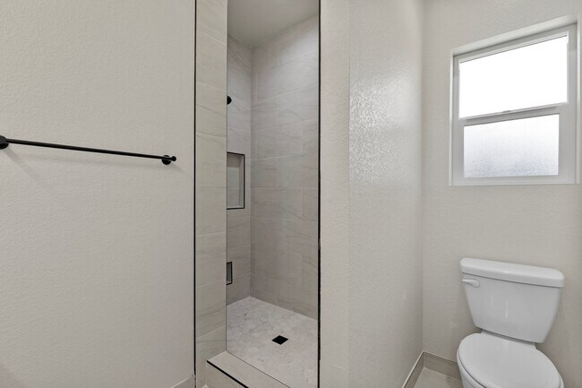 Building Photo - 8457 Great Cir Dr