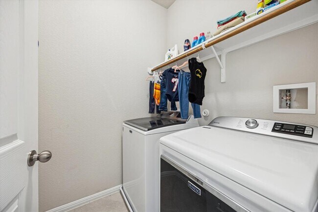 Building Photo - 12000 Corsicana Trl