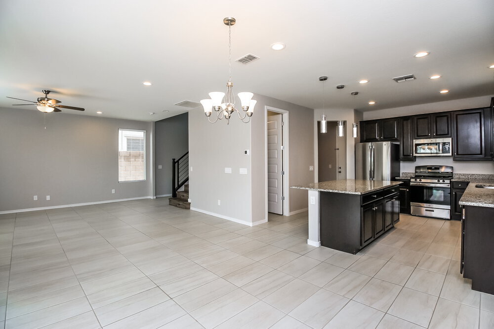 Building Photo - 9546 E Thornbush Ave