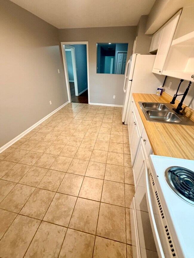 Building Photo - 2128 Will Fant Dr