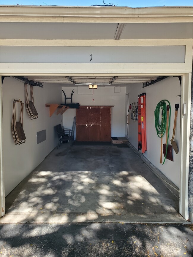 Building Photo - 1001 Strachan Dr