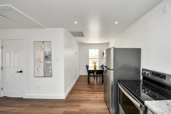 Building Photo - 4215 Eli St