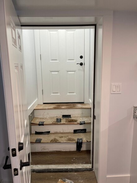 Building Photo - 76 Lexington St