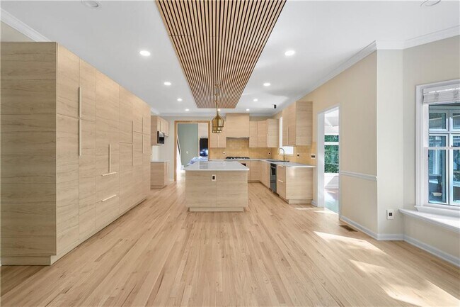 Building Photo - 2740 Stonehill Way
