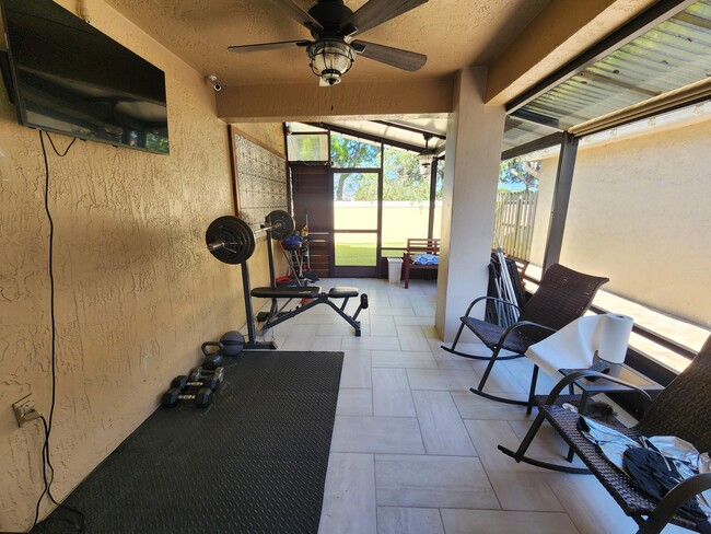 Building Photo - 250 E Riverbend Dr