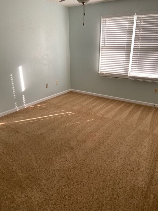 Building Photo - 1515 S Lumpkin St