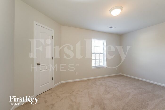 Building Photo - 8305 Stone Crest Dr