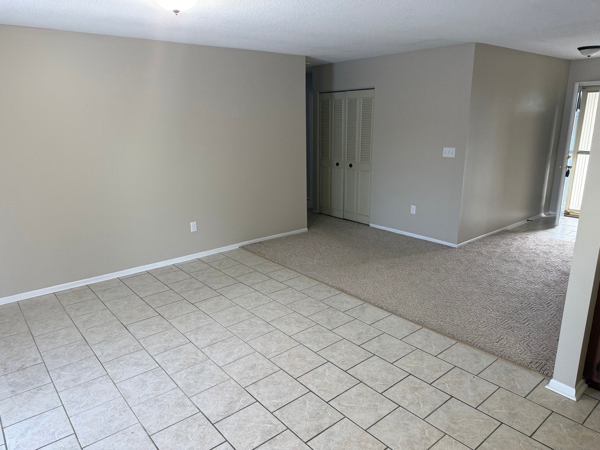 Living room / Dining room - 2325 Palladio Ave