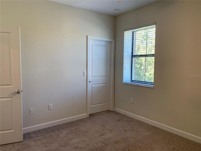 Building Photo - 1230 Sandwedge St