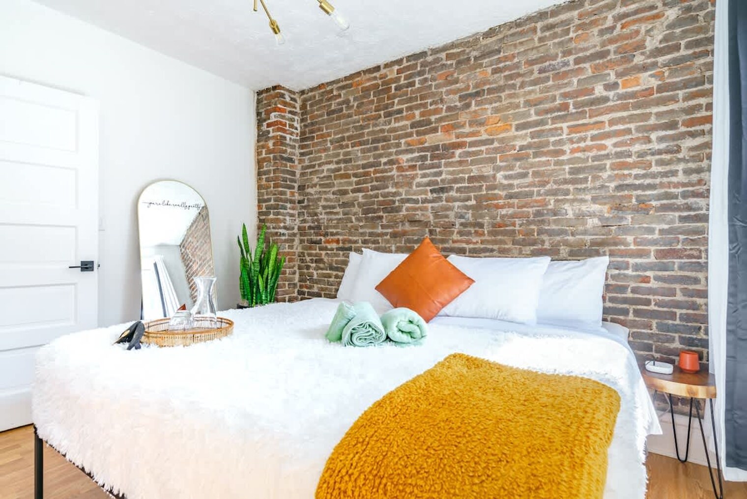 Building Photo - 29 Lundy St