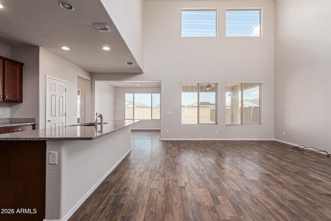 Building Photo - 1130 W Danish Red Trail