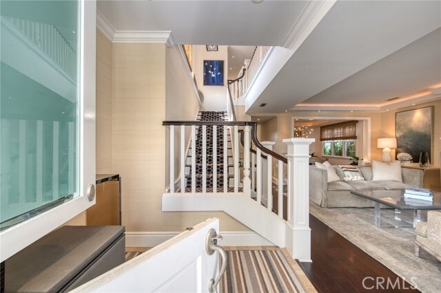 Building Photo - 325 Poppy Ave