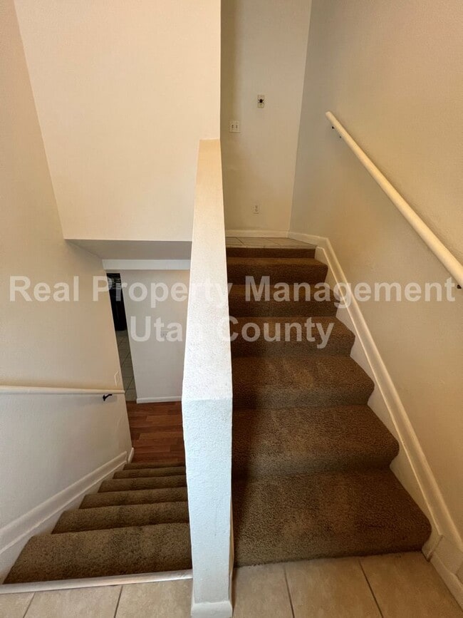 Building Photo - Orem Duplex great location