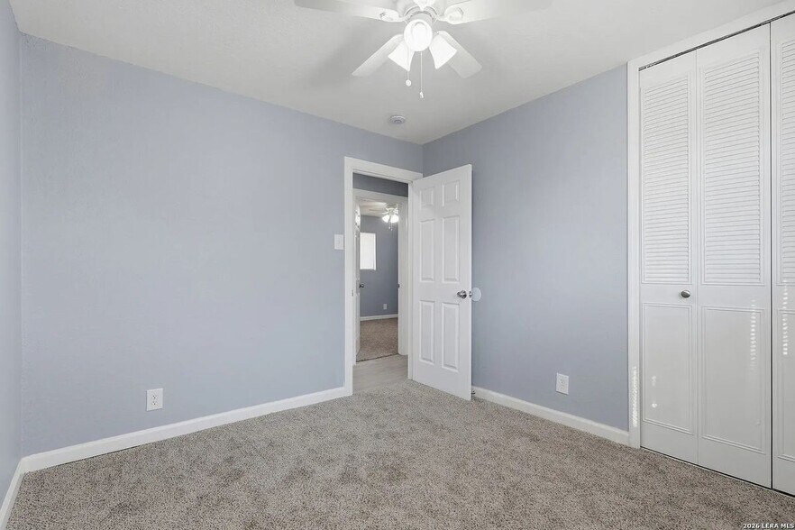 Building Photo - 5122 Binz Engleman Rd