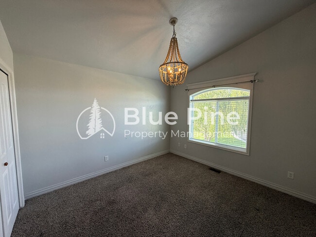 Building Photo - 3834 E 446 N