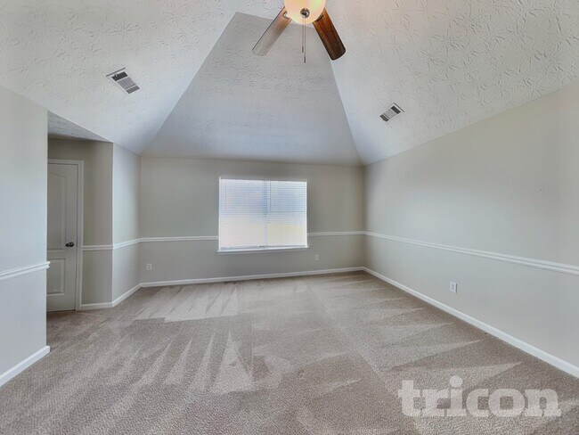 Building Photo - 1005 Ulster Ct