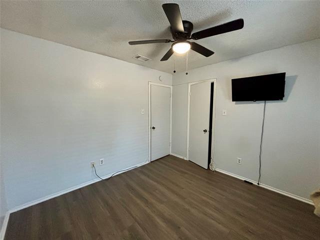 Building Photo - 811 Midcreek Dr