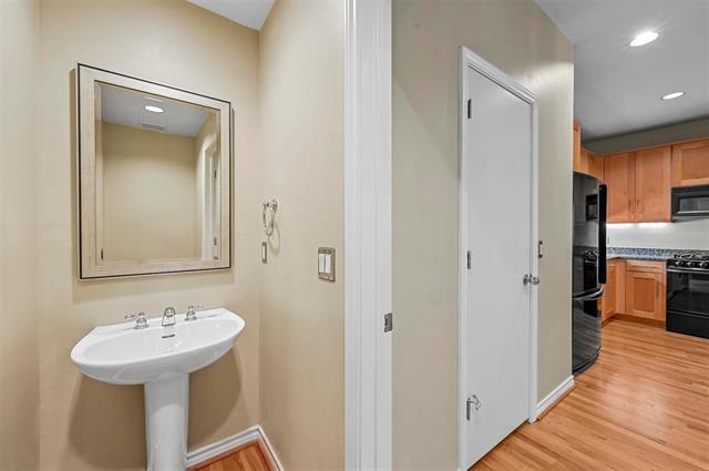 Building Photo - 3250 Cambrick St