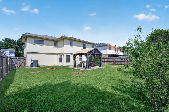 Building Photo - 1806 Oak Ridge Dr