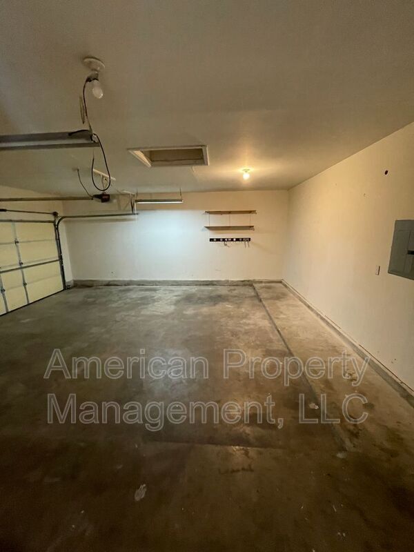 Building Photo - 2907 S 67th E Ave