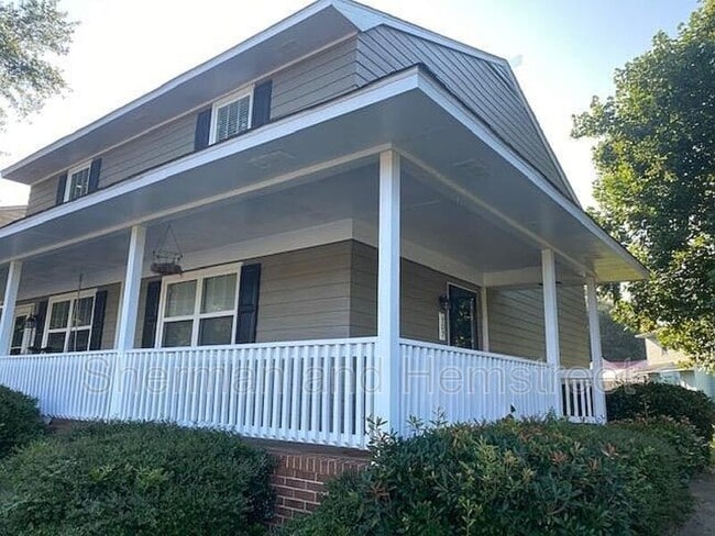 Primary Photo - 303 Lake Ave
