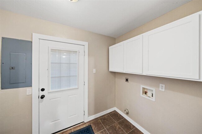 Building Photo - 202 Penick Rd