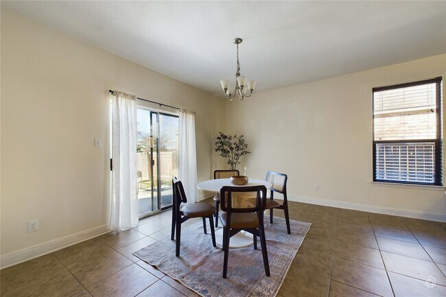 Building Photo - 12013 Oaklynn Ct