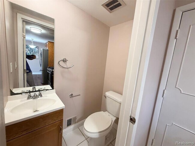 Building Photo - 23647 Stonehenge Blvd