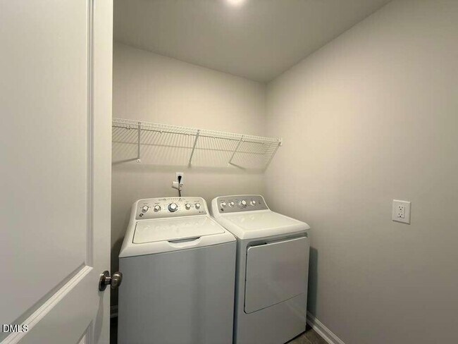 Building Photo - 6025 Grey Colt Wy