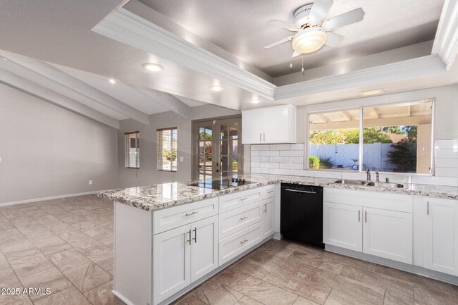 Building Photo - 10021 N 74th Pl