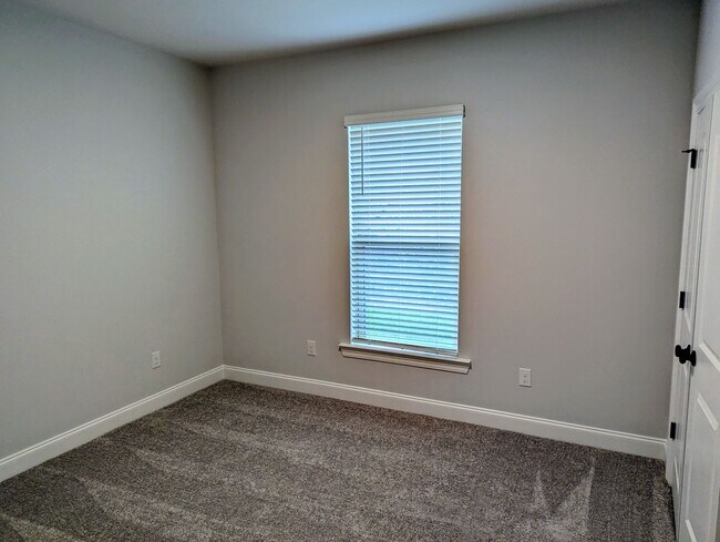 Building Photo - 143 Ridley Ln