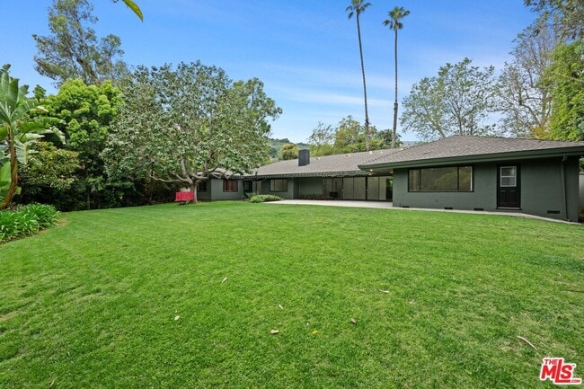 Building Photo - 1027 Acanto Pl