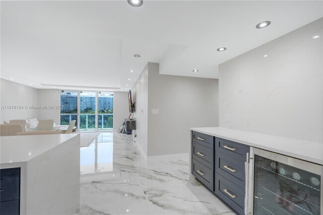 Building Photo - 3800 S Ocean Dr
