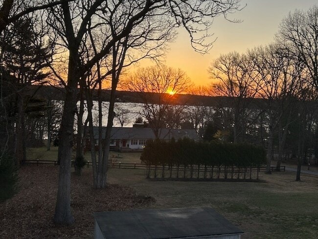 Building Photo - 1296 Drift Rd