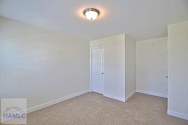 Building Photo - 151 Buckingham Dr