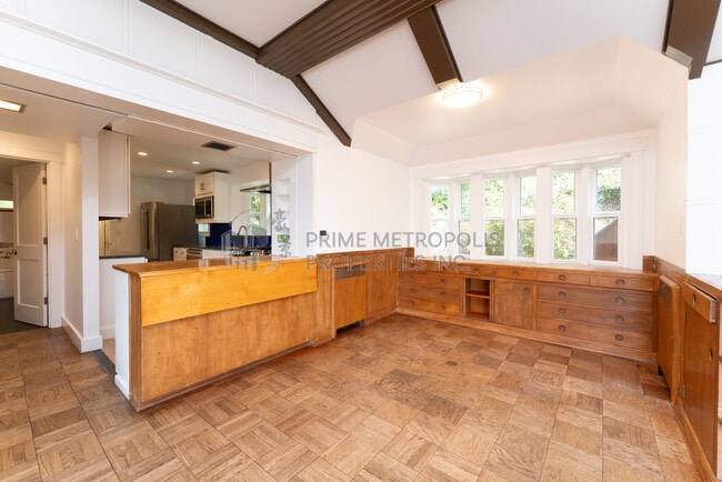 Building Photo - 7461 W Mercer Way