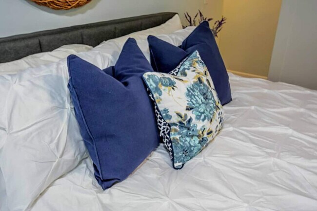 Building Photo - 4401 NW Columbia St