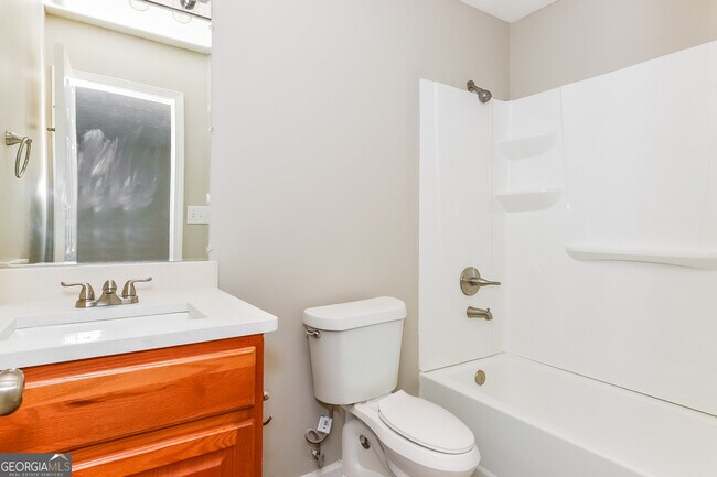 Building Photo - 35 Pinecone Ct