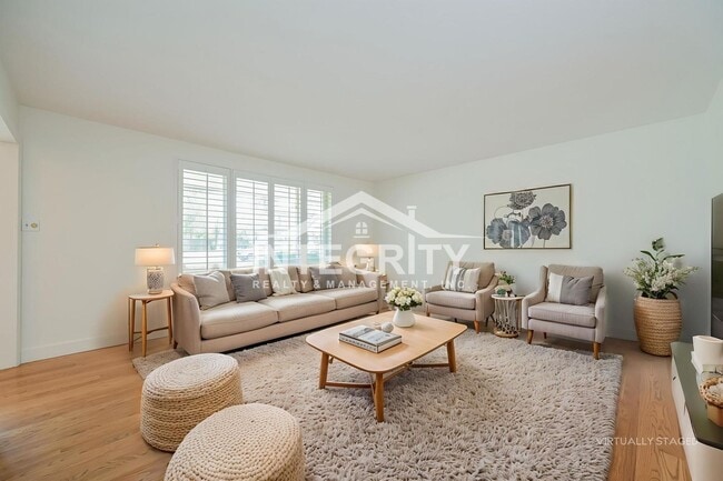 Building Photo - 5051 W Portland Dr