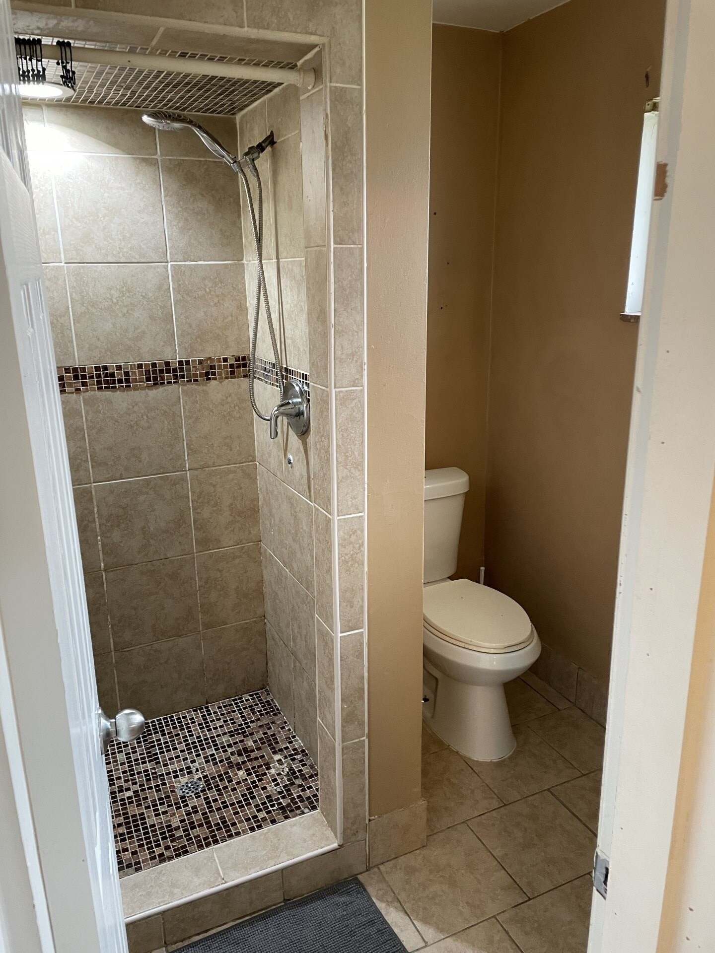 Building Photo - 22190 Cloverlawn St