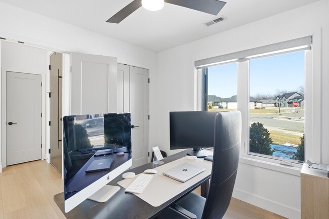 Building Photo - 1301 Haxby Ct