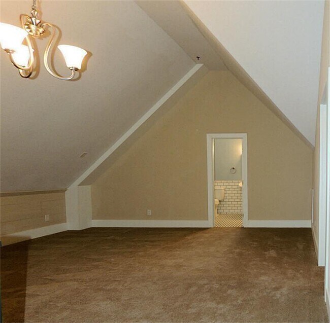 Building Photo - 2423 Woodhead St