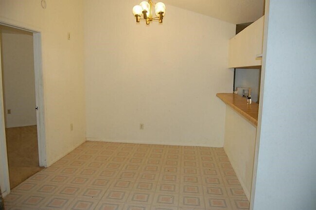 Building Photo - 15926 Pfeiffer Dr