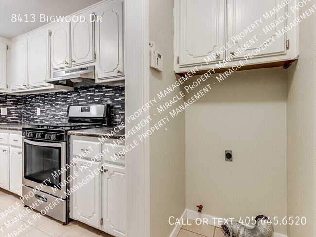 Building Photo - 8413 Bigwood Dr