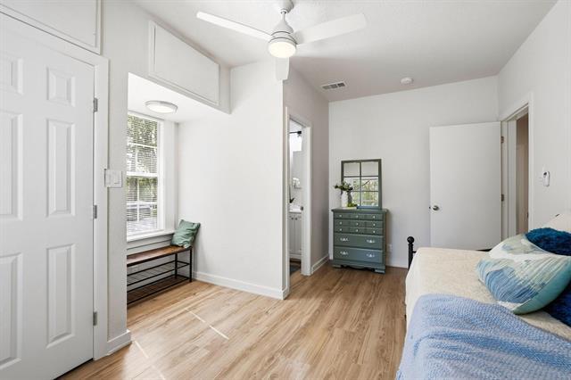 Building Photo - 537 E Sears St